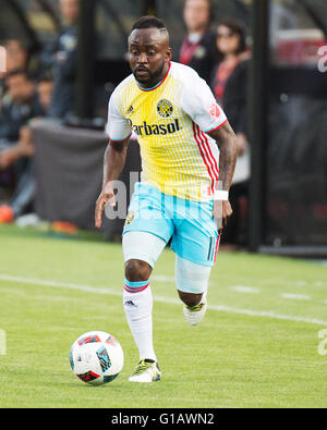 Columbus, Ohio, USA. 11th May, 2016. Columbus, Ohio USA. Columbus Crew SC midfielder Cedric Mabwati (11) dribbles the ball towards the net in the friendly match against Veracruz. Credit:  Brent Clark/Alamy Live News Stock Photo