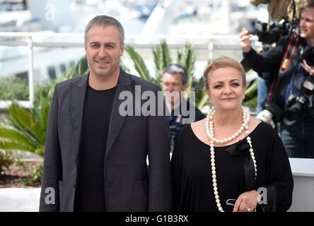 Cannes, France. 12th May, 2016. Actor Mimi Branescu and actress Dana Dogaru attends at the photocall 'Sieranevada (Roumanie)' at the 69th Annual Cannes Film Festival at Palais des Festivals in Cannes, France, on 12 May 2016. Credit:  dpa picture alliance/Alamy Live News Stock Photo