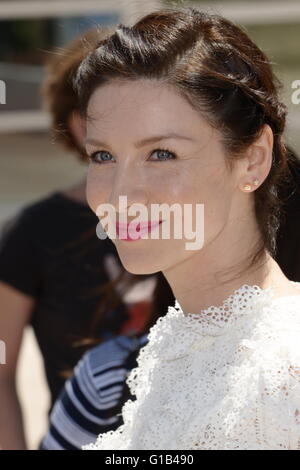 Cannes, France. 11th May, 2016. CANNES, FRANCE - MAY 12: Caitriona Balfe attends the 'Money Monster' photocall during the 69th annual Cannes Film Festival at the Palais des Festivals on May 12, 2016 in Cannes, France. © Frederick Injimbert/ZUMA Wire/Alamy Live News Stock Photo