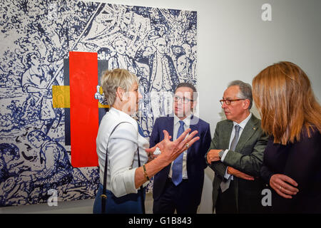 Sydney, Australia. 13th May, 2016. Leanne Bennett (L), wife of the late artist Gordon Bennett (1955-2014) discuss Possession Island (Abstraction), 1991 part of the Museum of Contemporary Art Australia (MCA), Qantas and Tate Joint Acquisition Program for contemporary Australian art. Credit:  Hugh Peterswald/Pacific Press/Alamy Live News Stock Photo