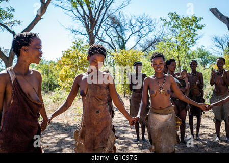 Traditional dancing and singing in the Living Museum of the Ju’Hoansi-San, Grashoek, Namibia Stock Photo