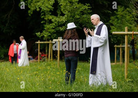 Confession at the FRAT catholic youth camp. Jambville. France. Stock Photo