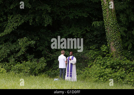 Confession at the FRAT catholic youth camp. Jambville. France. Stock Photo