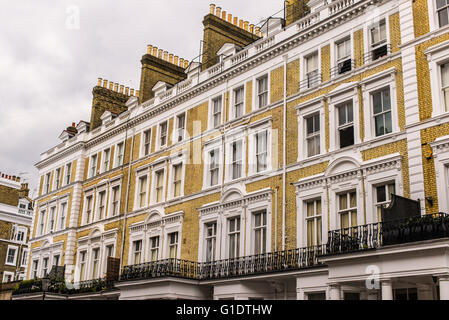 Facade Of Opulent British Victorian Edwardian Terraced Flat In Red ...