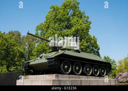 View of tank on display at Soviet War Memorial in Tiergarten Berlin Germany Stock Photo