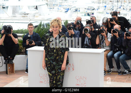 Cannes, France. 13th May, 2016. French Italian actress Valeria Bruni-Tedeschi pose during the photocall for 'Ma Loute' (Slack Bay) at the 69th annual Cannes Film Festival, in Cannes, France, 13 May 2016. Credit:  dpa picture alliance/Alamy Live News Stock Photo