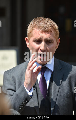 The Strand, London, UK. 13th May 2016. Jon Platt the father who refused to pay a £120 fine for taking his daughter on holiday Stock Photo