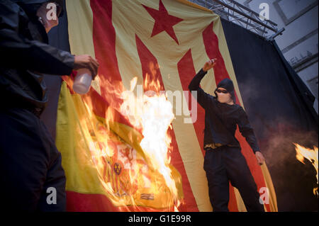 Barcelona, Catalonia, Spain. 9th Dec, 2012. File Image - Catalan separatists burn a Spanish flag during the celebrations of National Day of Catalonia in Barcelona. © Jordi Boixareu/ZUMA Wire/Alamy Live News Stock Photo