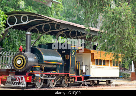 Old Train In India Old steam locomotives of Indian Railways, National Railway Museum, New ...