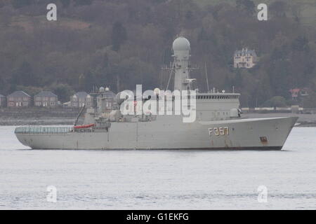 KDM Thetis (F357), a Thetis-class frigate of the Royal Danish Navy, passes Greenock on arrival for Exercise Joint Warrior 16-1. Stock Photo