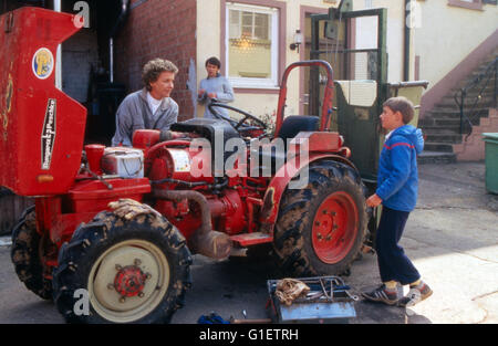 Lorentz & Söhne, Fernsehserie, Deutschland 1988, Darsteller: Gila von Weitershausen (links), Martin May, Andreas Jung Stock Photo