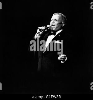 Der amerikanische Sänger, Schauspieler und Entertainer Frank Sinatra, 1980er Jahre. American singer, actor and entertainer Frank Sinatra, 1980s. Stock Photo