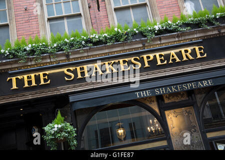 Shakespeare Pub Sign, Birmingham, England, UK Stock Photo