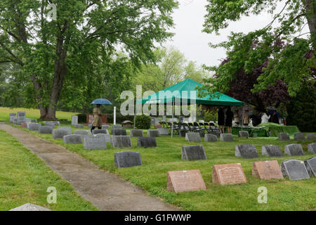 A burial at Har Jehuda, a Jewish cemetery in Upper Darby, Pennsylvania. Stock Photo