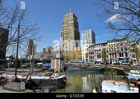 Het Witte Huis (White House) built in 1898 in Art Nouveau style at Wijnhaven canal, Rotterdam, Netherlands Stock Photo