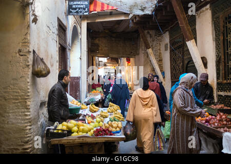 Crowded street market in the medina of Fez, Morocco Stock Photo