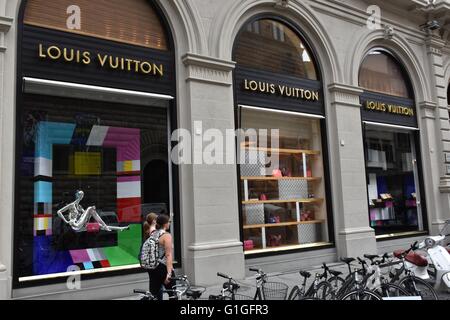 Louis Vuitton logo in the store at the international airport of Istanbul,  Turkey Stock Photo - Alamy