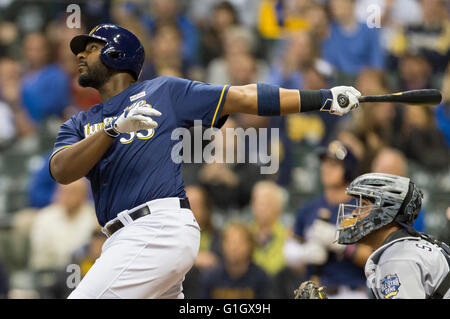May 14, 2016: Milwaukee Brewers first baseman Chris Carter #33 hits a sacrifice fly to right in the Major League Baseball game between the Milwaukee Brewers and the San Diego Padres at Miller Park in Milwaukee, WI. John Fisher/CSM Stock Photo