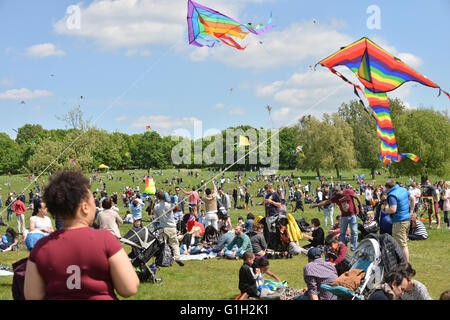 Streatham Common, London, UK. 15th May 2016. Streatham Common Annual Kite Day, a family day celebrating kites and kite flying. Stock Photo