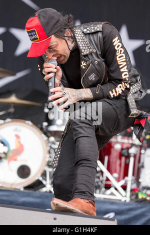 Somerset, Wisconsin, USA. 14th May, 2016. Rapper YELAWOLF performs live at Somerset Amphitheater during the Northern Invasion Music Festival in Somerset, Wisconsin © Daniel DeSlover/ZUMA Wire/Alamy Live News