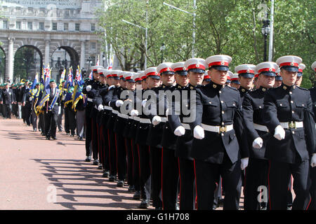 London, UK. 15th May, 2016. Marching Marines, and Paras The Mall queens celebrations 15/05/2016  Credit:  JACK LUDLAM/Alamy Live News Stock Photo