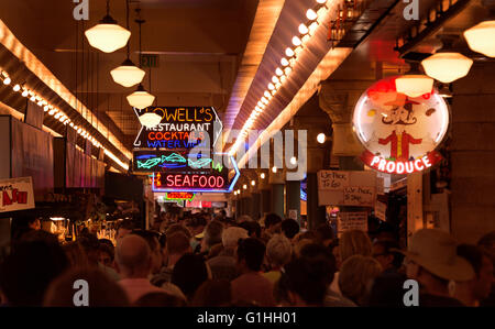 A crowd is seen in side Pike Place Market in Seattle, Washington, USA (Adrien Veczan) Stock Photo