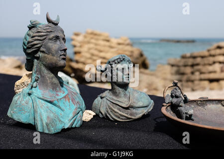 Caesarea, Israel. 16th May, 2016. An underwater salvage survey conducted in recent weeks at the ancient Caesarea Harbor by divers from the Israel Antiquities Authority has led to the exposure of a “large, spectacular and beautiful, ancient marine cargo” of a merchant ship that sank during the Late Roman period. Credit:  Nir Alon/Alamy Live News Stock Photo