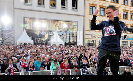 Leipzig, Germany. 16th May, 2016. Ralf Rangnick, head coach of RB Leipzig, during the celebration of RB Leipzigs ascent to the first Bundesliga on the market square in Leipzig, Germany, 16 May 2016. PHOTO: JAN WOITAS/dpa/Alamy Live News Stock Photo