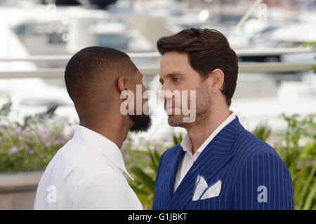 Cannes, France. 11th May, 2016. CANNES, FRANCE - MAY 16: Usher and Edgar Ramirez attend the 'Hands Of Stone' Photocall at the annual 69th Cannes Film Festival at Palais des Festivals on May 16, 2016 in Cannes, France. © Frederick Injimbert/ZUMA Wire/Alamy Live News Stock Photo