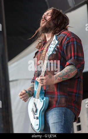 Somerset, Wisconsin, USA. 15th May, 2016. Musician SHAUN MORGAN of Seether performs live at Somerset Amphitheater during the Northern Invasion Music Festival in Somerset, Wisconsin © Daniel DeSlover/ZUMA Wire/Alamy Live News Stock Photo