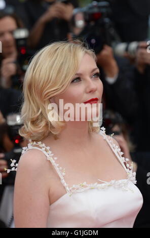 Cannes, France. 11th May, 2016. CANNES, FRANCE - MAY 16: Jury Member Kirsten Dunst attends the 'Loving' Premiere at the annual 69th Cannes Film Festival at Palais des Festivals on May 16, 2016 in Cannes, France. © Frederick Injimbert/ZUMA Wire/Alamy Live News Stock Photo