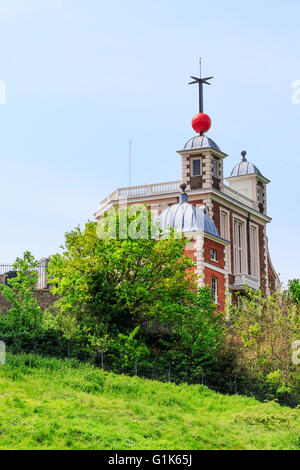 Flamsteed House and Time Ball at Greenwich Observatory, London, UK Stock Photo