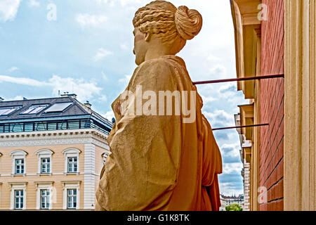 Vienna, Ringstraße, Palais and classical figure Stock Photo