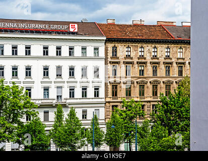 Vienna, Ringstraße, Palais and classical figure Stock Photo