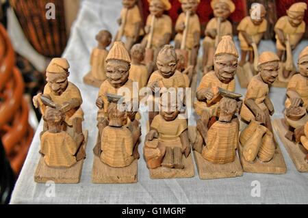 Ghana, West Africa, African Wood Arts. Wooden hand crafted figures, on sale in Ghana Stock Photo