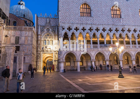 Palazzo Ducale (doge's palace) and Basilica di San Marco, by night seen from Piazza San Marco Stock Photo