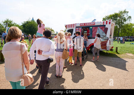 People Queueing At An Ice Cream Van Stratford-Upon-Avon Warwickshire UK Stock Photo