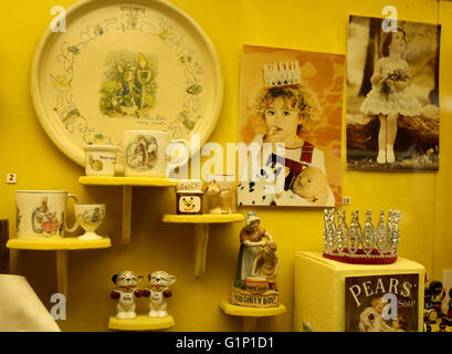 London, UK. 17th Sep, 2014. File Photo taken on Sept. 17, 2014 shows exhibits of the Museum of Childhood in Edinburgh, Britain. International Museum Day is celebrated every year on or around May 18 under the coordination of the International Council of Museums (ICOM). © Han Yan/Xinhua/Alamy Live News Stock Photo