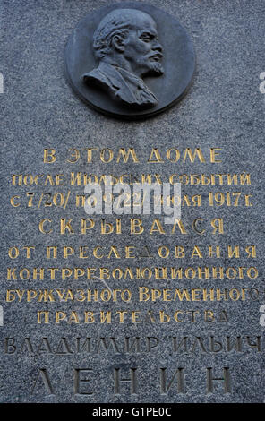 Vladimir Lenin (1870-1924). Russian revolutionary and politician. Plate next to the house of his wife Nadezhda Krupskaya (1869-1939), at Sovetskaya, where he lived. Saint Petersburg. Russia. Stock Photo