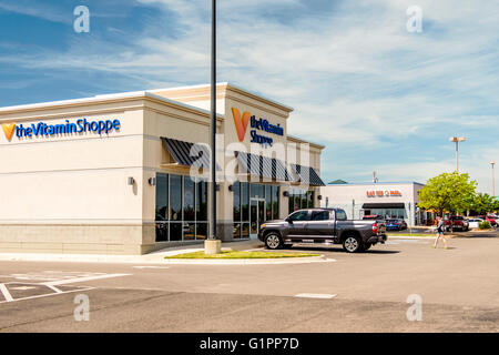The exterior of The Vitamin Shoppe in Oklahoma City, Oklahoma, USA. Stock Photo