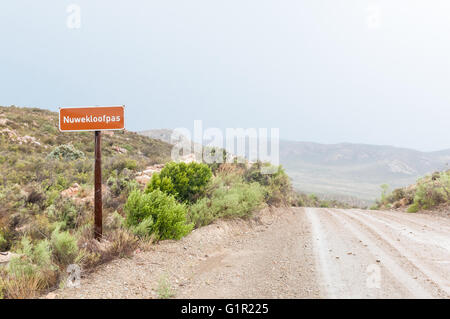 A wet Nuwekloofpas (new valley pass) descending into the Baviaanskloof (baboon valley) Stock Photo