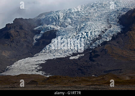 Cleft ice, glacial ice, glacier snout of glacier Vatnakökull in Skaftafell, Southern Iceland, Iceland Stock Photo