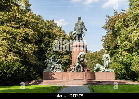 statue of otto von bismarck memorial tiergarten berlin. Bismarck-Nationaldenkma Stock Photo