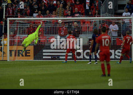 Toronto, Canada. 18th May, 2016. Clint Irwin (1) of Toronto FC dives after the ball during the MLS regular season game between Toronto FC and New York City FC held at BMO Field in Toronto, Canada on May 18, 2016. Credit:  Cal Sport Media/Alamy Live News Stock Photo