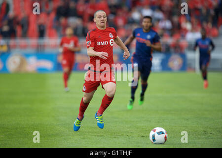 Toronto, Canada. 18th May, 2016. Will Johnson (7) of Toronto FC with the ball during the MLS regular season game between Toronto FC and New York City FC held at BMO Field in Toronto, Canada on May 18, 2016. Credit:  Cal Sport Media/Alamy Live News Stock Photo