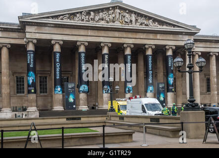 London, UK. 19th May, 2016. Greenpeace activists at the British Museum climbing on its columns where they have hung 7 giant banners on the opening day of the BP-sponsored 'Sunken Cities' exhibition, pointing out BP's responsibility for global warming, promoting the sale of oil leading to unstable weather and sea level rise which is now flooding cities and communities around the world. The banners named and showed images of flooding in the UK and worldwide and renamed the show 'Sinking Cities' to reflect BP's activities. Peter Marshall/Alamy Live News Stock Photo