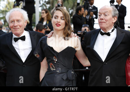 Luc Dardenne, Adele Haenel and Jean-Pierre Dardenne attending the 'La fille inconnue' premiere during the 69th Cannes Film Festival at the Palais des Festivals in Cannes on May 18, 2016 | Verwendung weltweit Stock Photo