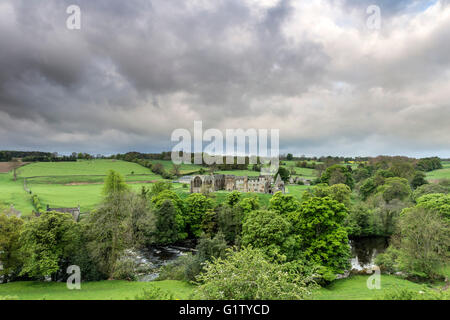 Egglestone Abbey, Barnard Castle, Teesdale, County Durham UK.  Friday 20th May 2016. UK Weather.  It was a dull and cloudy start to the day in northern England, but sunny spells are expected to develop as the morning progresses.  Heavy showers and more general rain is expected to arrive towards dusk. Credit:  David Forster/Alamy Live News Stock Photo