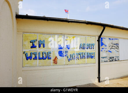 Worthing West Sussex UK View - I'm Wilde About Worthing mural at the Lido Stock Photo