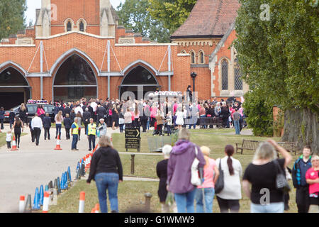 morden gather garth crematorium mourners funeral road tia murdered sharp school girl alamy